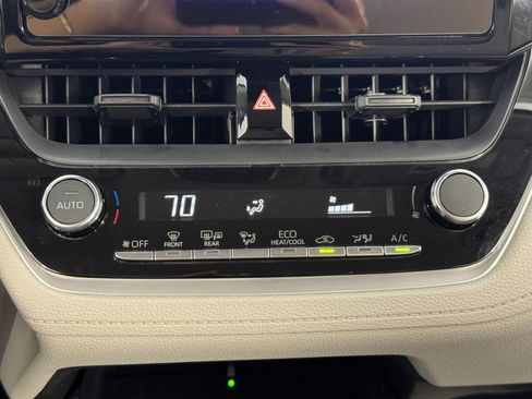 Used 2026 Toyota Corolla Cross LE image 16