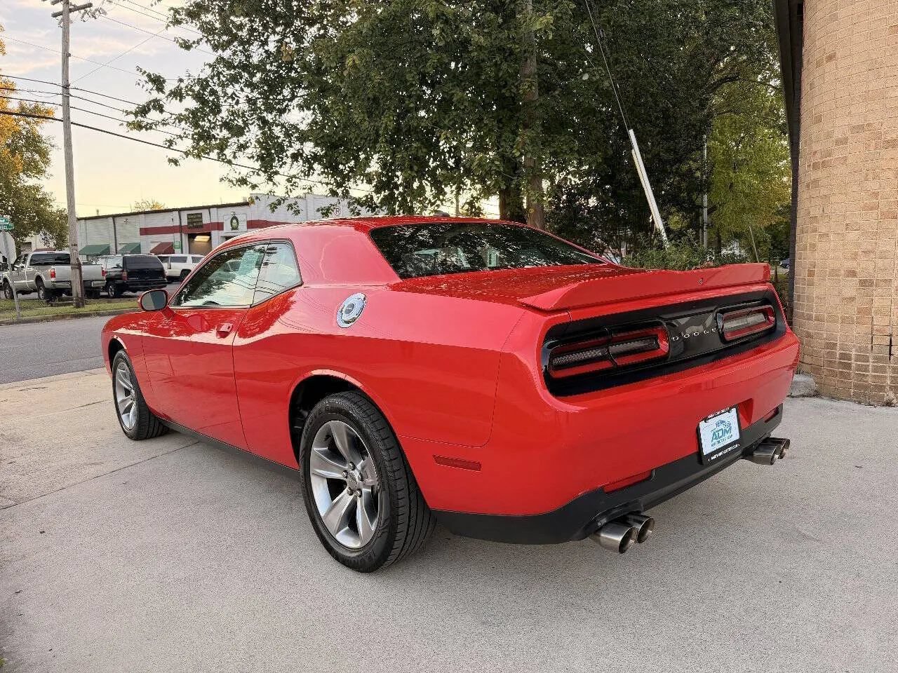 Used 2019 Dodge Challenger SXT RWD image 9