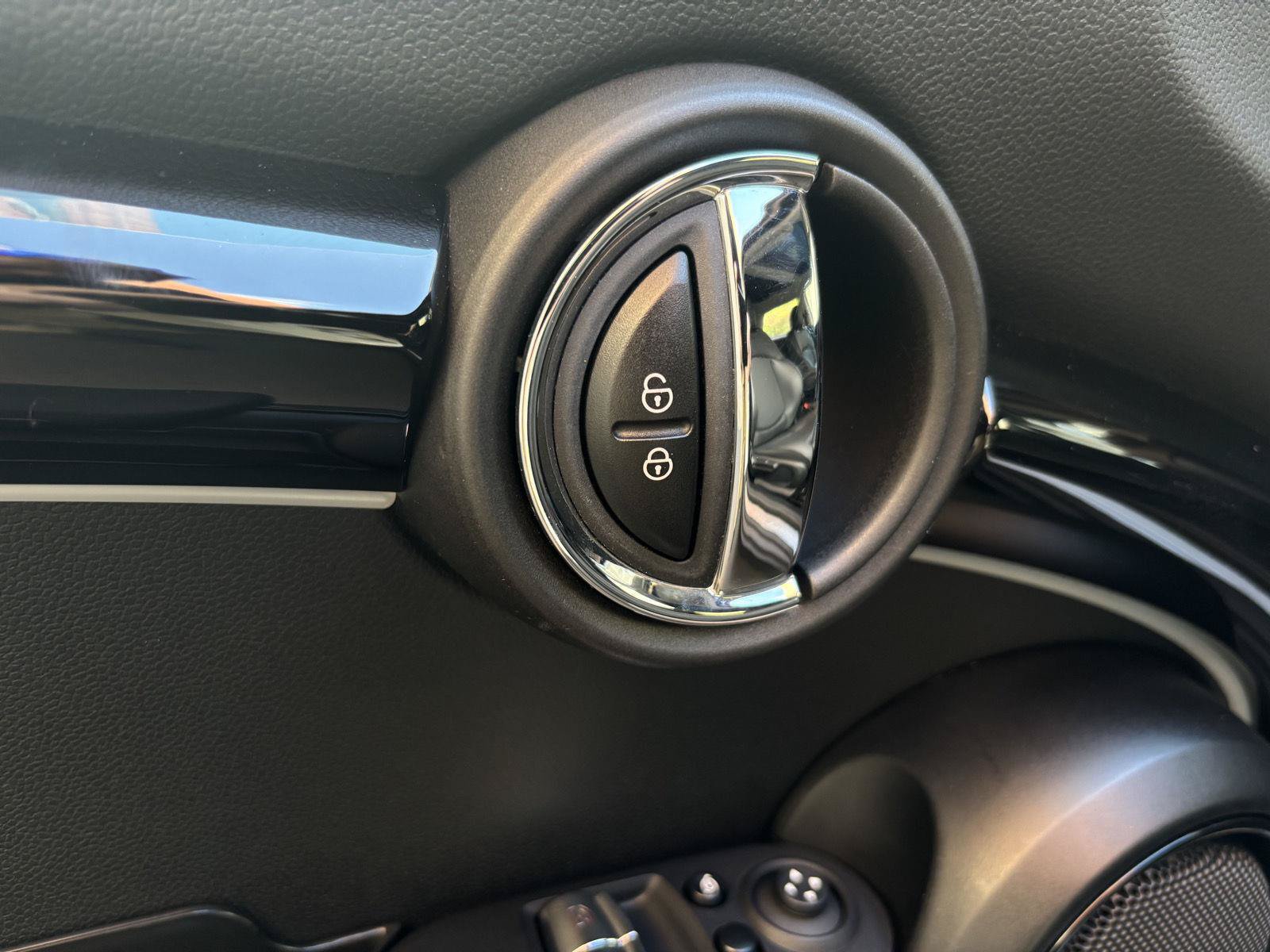 Used 2023 MINI Cooper S FWD image 13