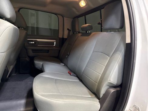 Used 2020 RAM 1500 Classic SLT image 32