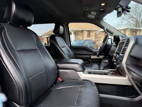 Used 2016 Ford F150 Lariat image 31