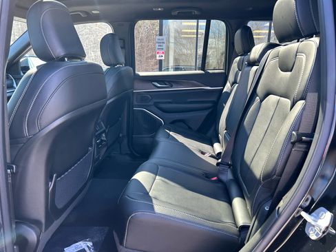 New 2026 Jeep Grand Cherokee Limited AWD/4WD image 30
