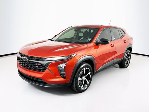 Used 2024 Chevrolet Trax RS FWD image 3