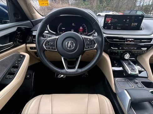 Used 2023 Acura MDX SH-AWD image 9