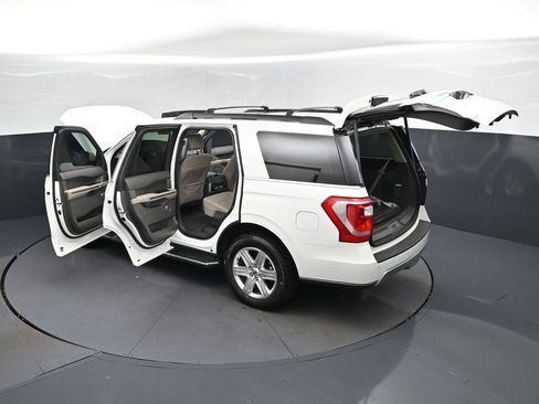 Used 2020 Ford Expedition XLT w/ Equipment Group 202A RWD image 2