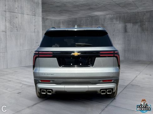 Used 2024 Chevrolet Traverse LT FWD image 6