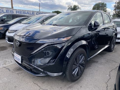 Used 2023 Nissan Ariya FWD image 2