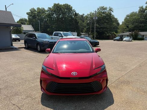 Used 2025 Toyota Camry LE w/ Convenience Package FWD image 2
