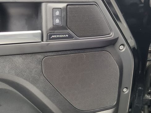 Certified 2025 Land Rover Defender 110 S AWD/4WD image 31