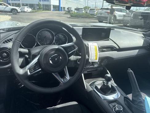 New 2026 MAZDA MX-5 Miata Club w/ Weather Package RWD image 9