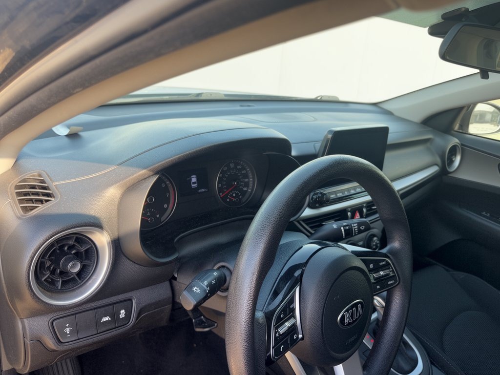 Used 2021 Kia Forte LXS FWD image 4