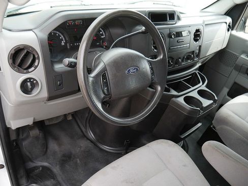 Used 2013 Ford E-250 and Econoline 250 image 11