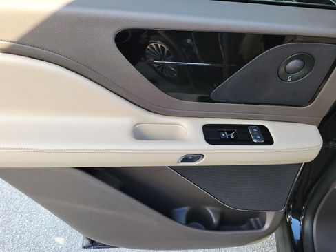 Certified 2022 Lincoln Aviator Reserve w/ Elements Package Plus RWD image 8