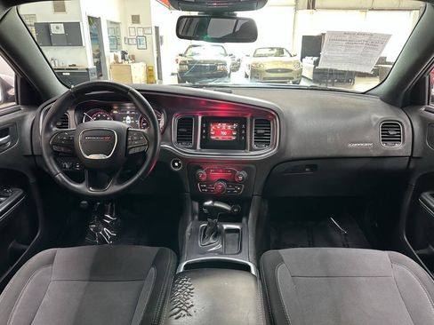 Used 2015 Dodge Charger SE RWD image 18