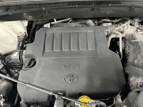 Used 2015 Toyota Highlander Limited image 25