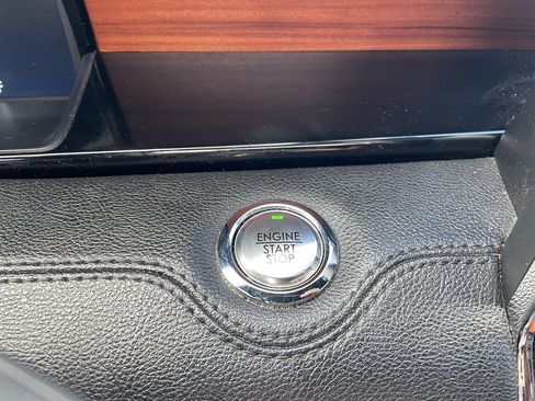 Used 2019 Lincoln Navigator L Select AWD/4WD image 41