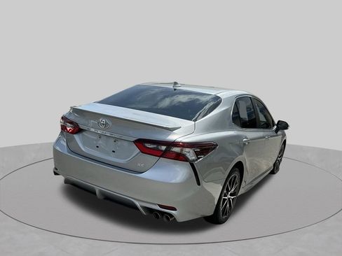 Used 2024 Toyota Camry SE w/ Cold Weather Package FWD image 10