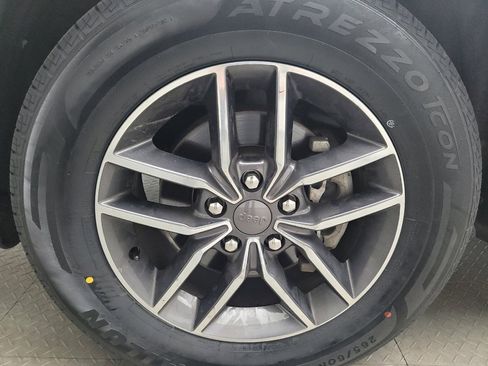 Used 2019 Jeep Grand Cherokee Limited AWD/4WD image 31