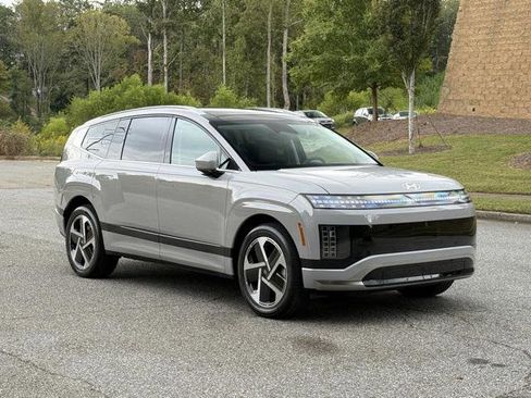 New 2026 Hyundai Ioniq 9 Calligraphy image 8