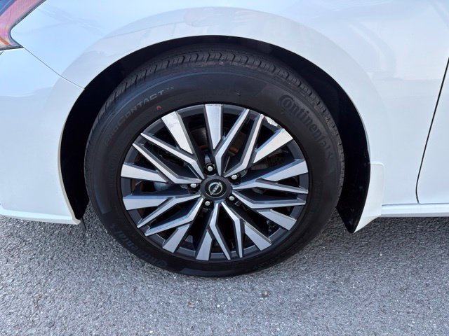Used 2023 Nissan Altima 2.5 SV FWD image 13