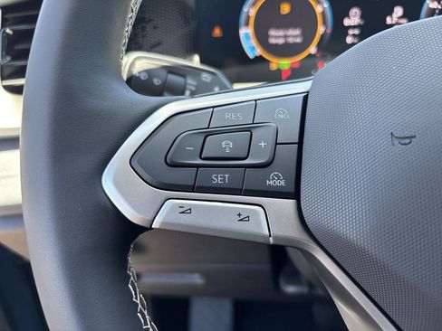 New 2026 Volkswagen Tiguan SE FWD image 19