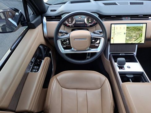 Used 2025 Land Rover Range Rover SE AWD/4WD image 11