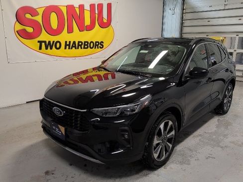 Certified 2024 Ford Escape Platinum image 1