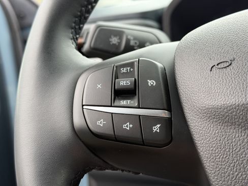 Used 2023 Ford Maverick Lariat w/ Lariat Luxury Package image 12