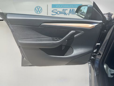 Used 2023 Tesla Model Y 2WD image 20