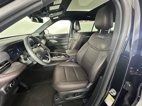 Used 2026 Ford Explorer Platinum w/ LUX Leather Package AWD/4WD image 24