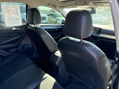 Used 2020 Volkswagen Jetta SE image 18