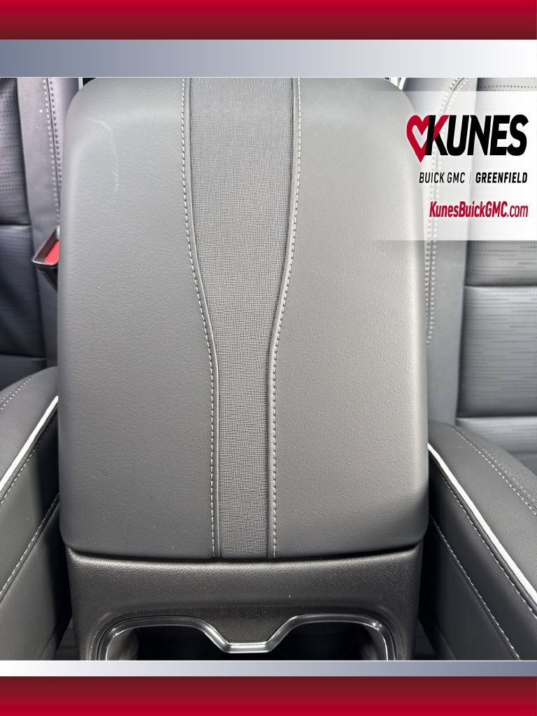 Used 2026 Buick Enclave Sport Touring w/ LPO, Floor Liner Package AWD/4WD image 33