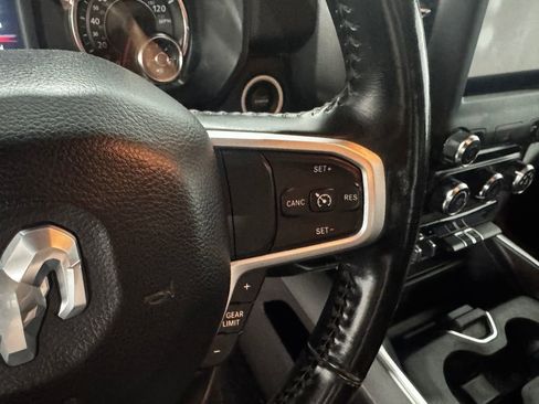 Used 2021 RAM 1500 4x4 Crew Cab image 6