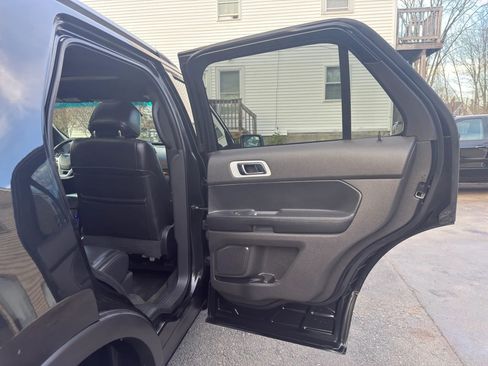 Used 2014 Ford Explorer Limited w/ Equipment Group 302A AWD/4WD image 18