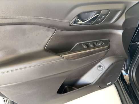 Certified 2023 GMC Acadia SLT w/ Elevation Edition FWD image 13