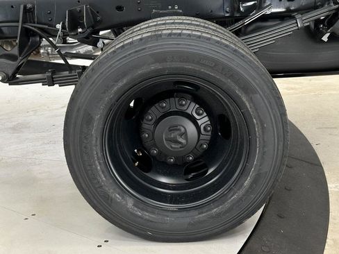 New 2024 RAM 5500 Tradesman image 32