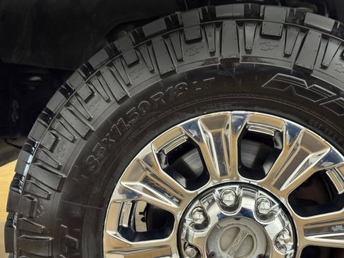 Used 2019 Ford F250 XLT w/ XLT Premium Package image 53