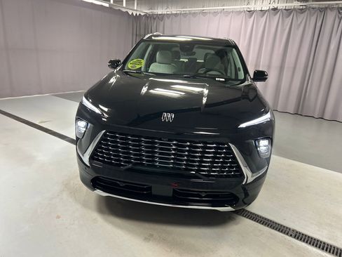 New 2026 Buick Enclave Avenir image 2