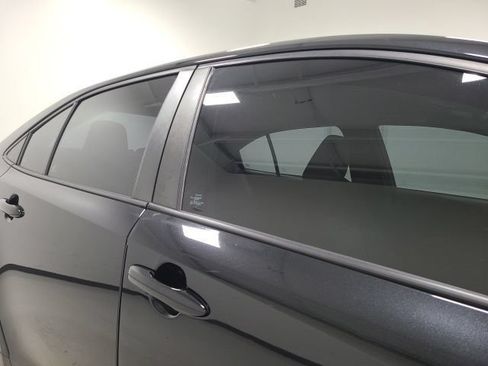 Used 2021 Toyota Corolla LE FWD image 11