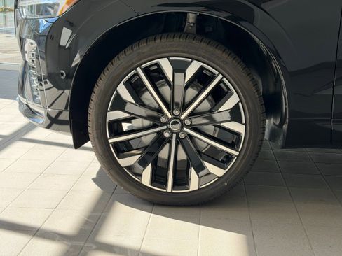 New 2026 Volvo XC60 B5 Ultra w/ Protection Package Premier AWD/4WD image 8