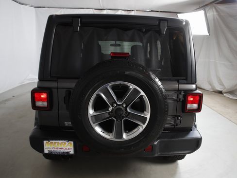 Used 2021 Jeep Wrangler Unlimited Sahara image 4