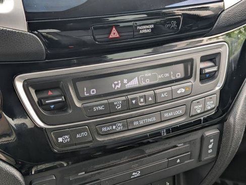 Used 2016 Honda Pilot Touring image 20