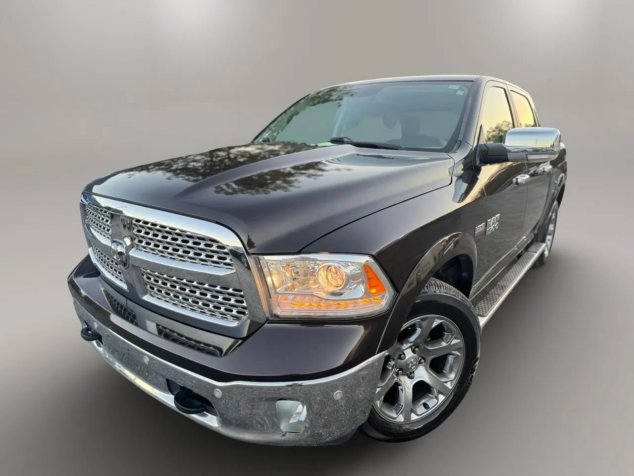 Used 2017 RAM 1500 Laramie w/ Convenience Group AWD/4WD image 1