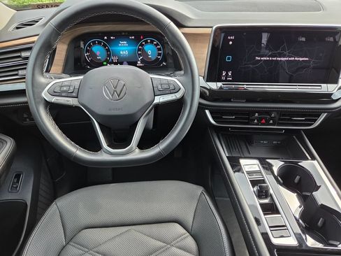 Used 2025 Volkswagen Atlas SE AWD/4WD image 21