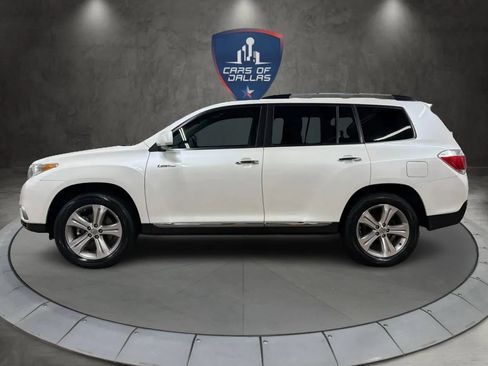 Used 2011 Toyota Highlander Limited w/ Tow Pkg FWD image 2