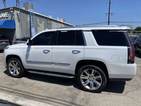 Used 2016 Cadillac Escalade Luxury RWD image 7