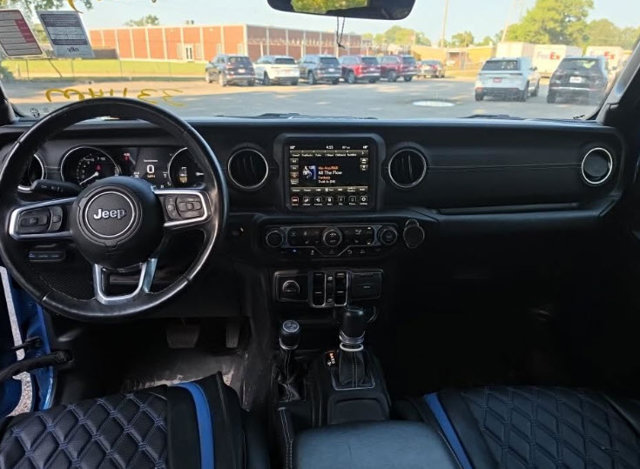 Used 2023 Jeep Wrangler Unlimited Sahara w/ Cold Weather Group AWD/4WD image 7