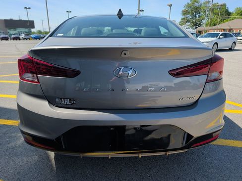 Used 2020 Hyundai Elantra Limited w/ Cargo Package (C1) FWD image 6