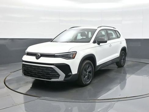 Used 2025 Volkswagen Taos S w/ Taos MDO Package FWD image 3