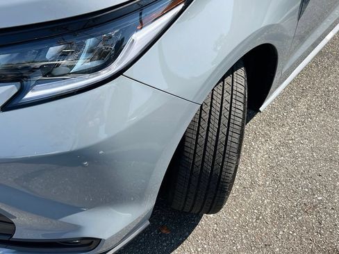 Certified 2025 Toyota Sienna XLE Woodland Edition AWD/4WD image 3